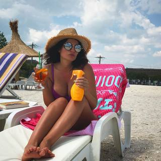 Ioana Ginghina feet photo 7