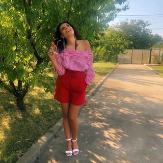 Ioana Ginghina feet photo 8