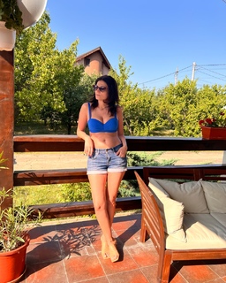 Ioana Ginghina feet photo 14