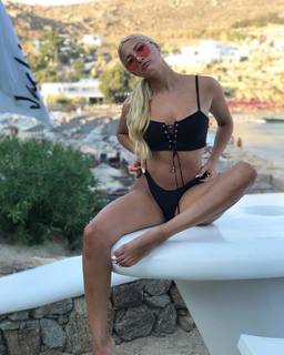 Ioanna Touni feet photo thumbnail