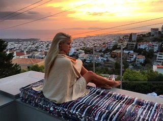 Ioanna Touni feet photo thumbnail