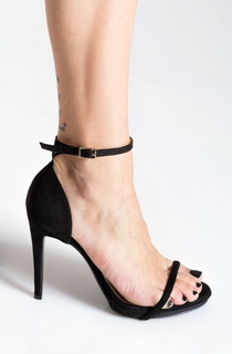 Ioanna Touni feet photo thumbnail