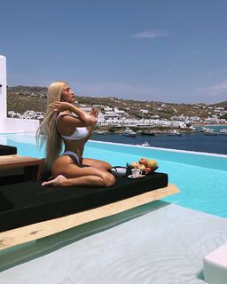 Ioanna Touni feet photo thumbnail