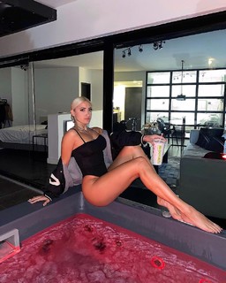 Ioanna Touni feet photo thumbnail