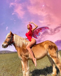 Ioanna Touni feet photo thumbnail