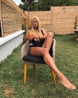 Ioanna Touni feet photo thumbnail