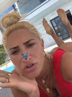 Ioanna Touni feet photo thumbnail