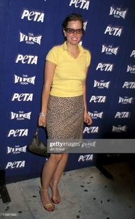Ione Skye feet photo 3