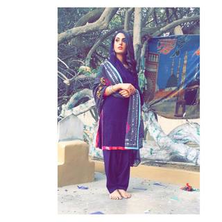 Iqra Aziz feet photo 14