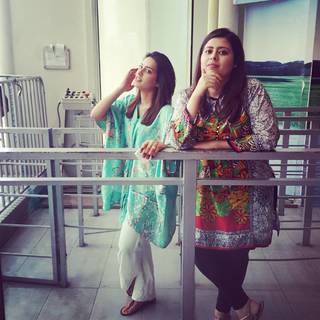 Iqra Aziz feet photo 12