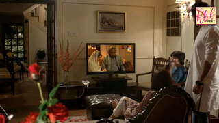Iqra Aziz feet photo 13