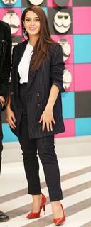 Iqra Aziz feet photo 1