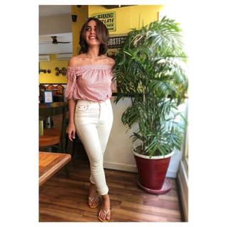 Iqra Aziz feet photo 19
