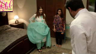 Iqra Aziz feet photo 11