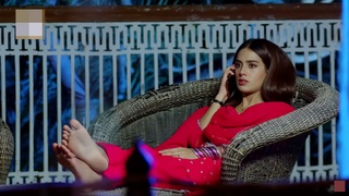 Iqra Aziz feet photo 14