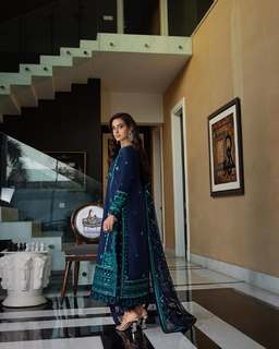 Iqra Aziz feet photo 2