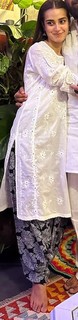 Iqra Aziz feet photo 15