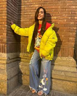 Iqra Aziz feet photo 10