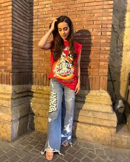 Iqra Aziz feet photo 9