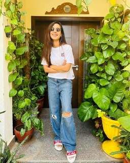 Iqra Aziz feet photo 5