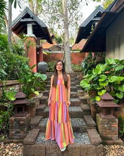 Iqra Aziz feet photo 4