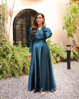 Iqra Aziz feet photo 2