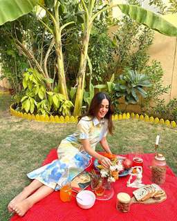 Iqra Aziz feet photo 17