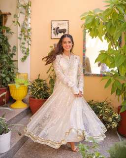 Iqra Aziz feet photo 15