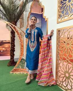 Iqra Aziz feet photo 8