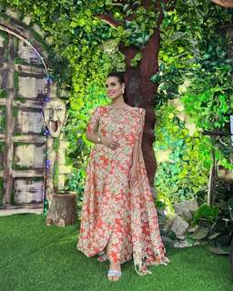 Iqra Aziz feet photo 17