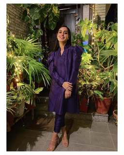 Iqra Aziz feet photo 15