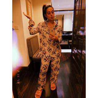 Iqra Aziz feet photo 4