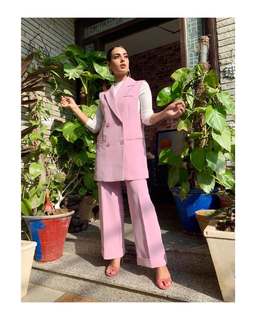 Iqra Aziz feet photo 20