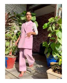 Iqra Aziz feet photo 19