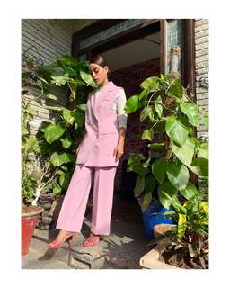 Iqra Aziz feet photo 18