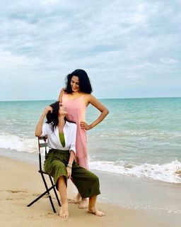 Iqra Aziz feet photo 19