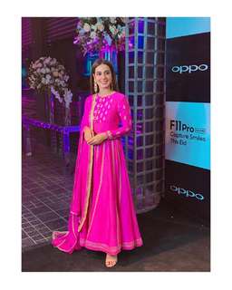 Iqra Aziz feet photo 15