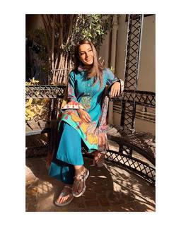 Iqra Aziz feet photo 14