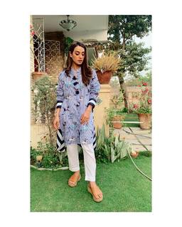 Iqra Aziz feet photo 11