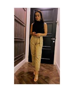 Iqra Aziz feet photo 9