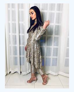 Iqra Aziz feet photo 2