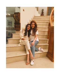 Iqra Aziz feet photo 15