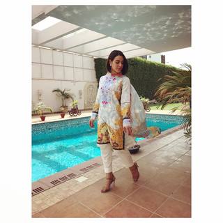 Iqra Aziz feet photo 6