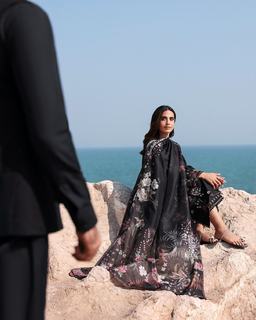 Iqra Aziz feet photo 11