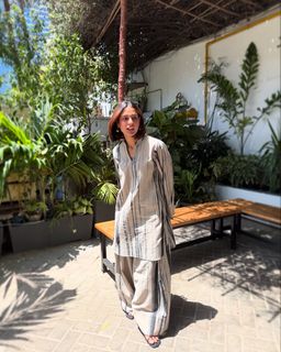 Iqra Aziz feet photo 14