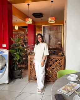 Iqra Aziz feet photo 13