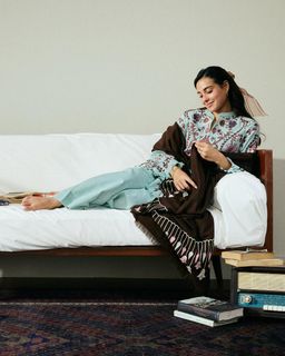 Iqra Aziz feet photo 10