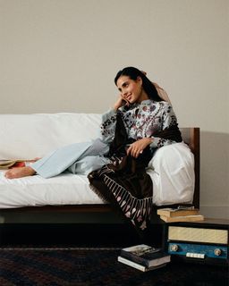 Iqra Aziz feet photo 7