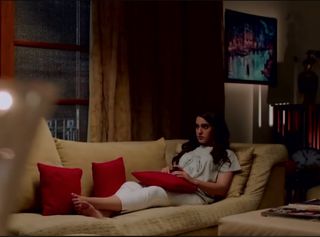 Iqra Aziz feet photo 1