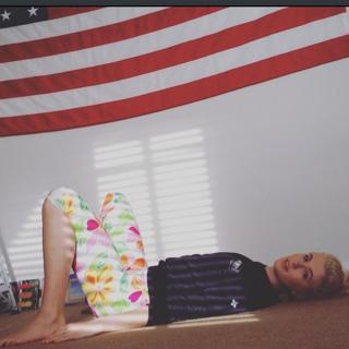 Ireland Baldwin feet photo thumbnail